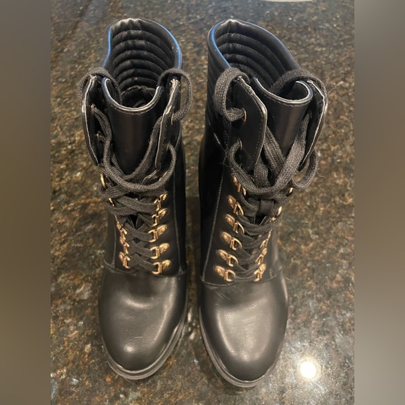 SHANDEE Shoedazzle LACE UP BOOTIE Size 10 NWOT - Picture 7 of 9